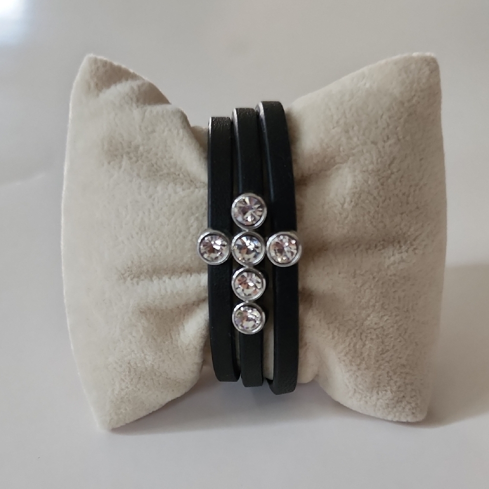 San Mateo Chic Wrap Bracelet with Silver Crystal Accents 7.5in